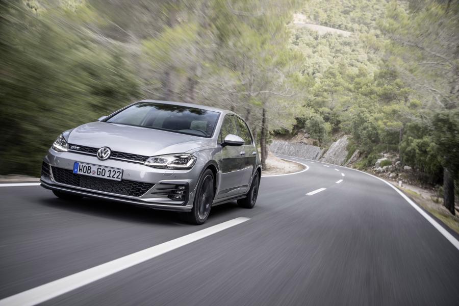  Volkswagen Golf GTD 5-Door 2017 года  (WW) (фото 13 из 58)